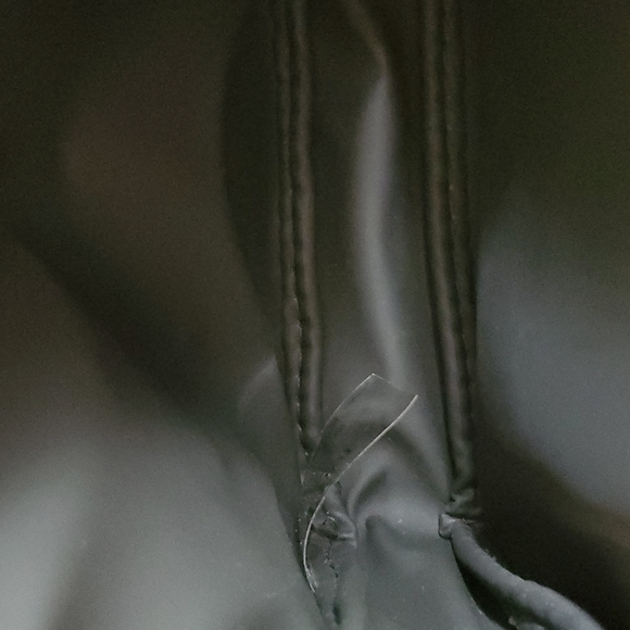 New never used DIOR red zipper pouch clutch bag .. Shiny Red w/ black CD logo - Picture 8 of 10